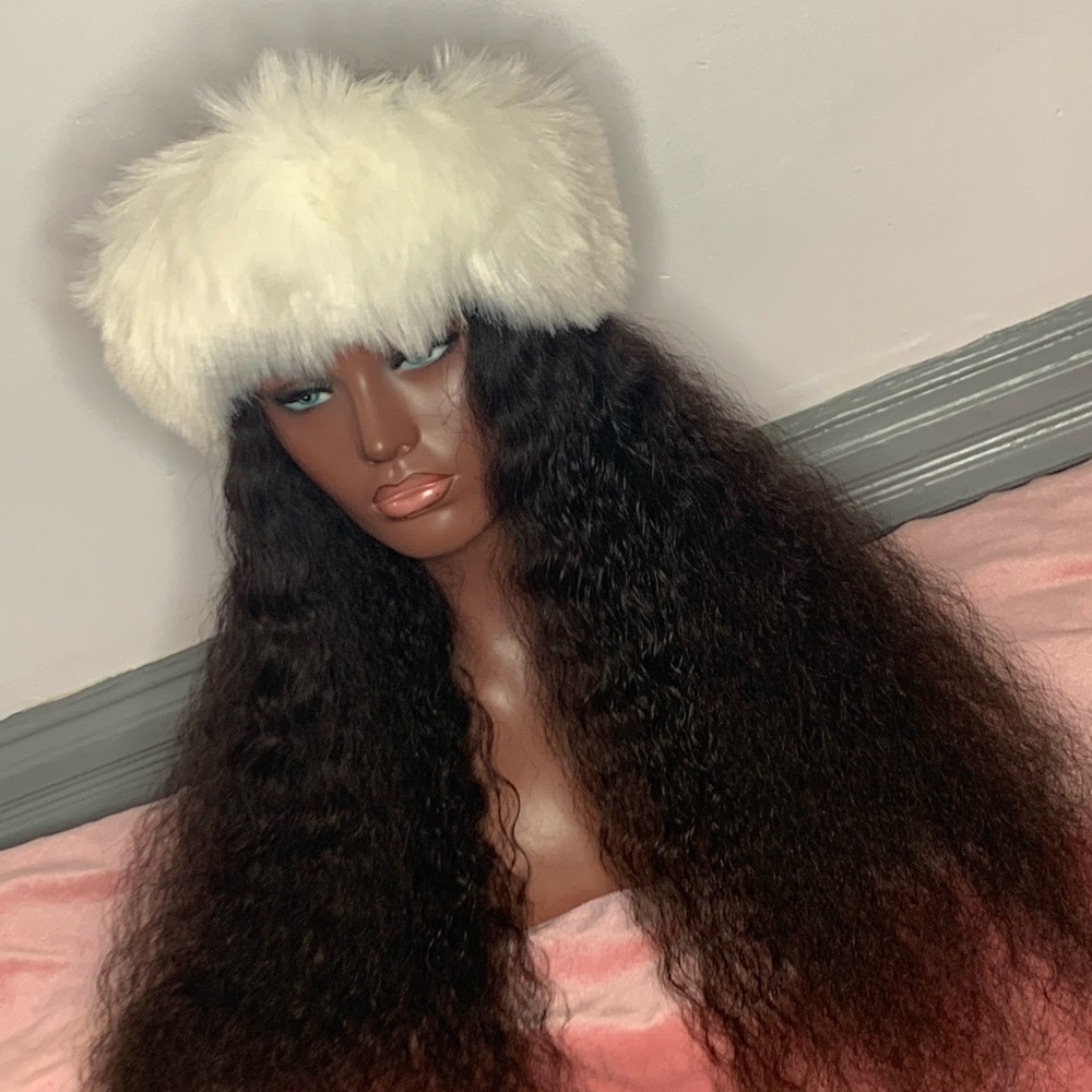 White furry headband {SOLD OUT} - Picture 6 of 7